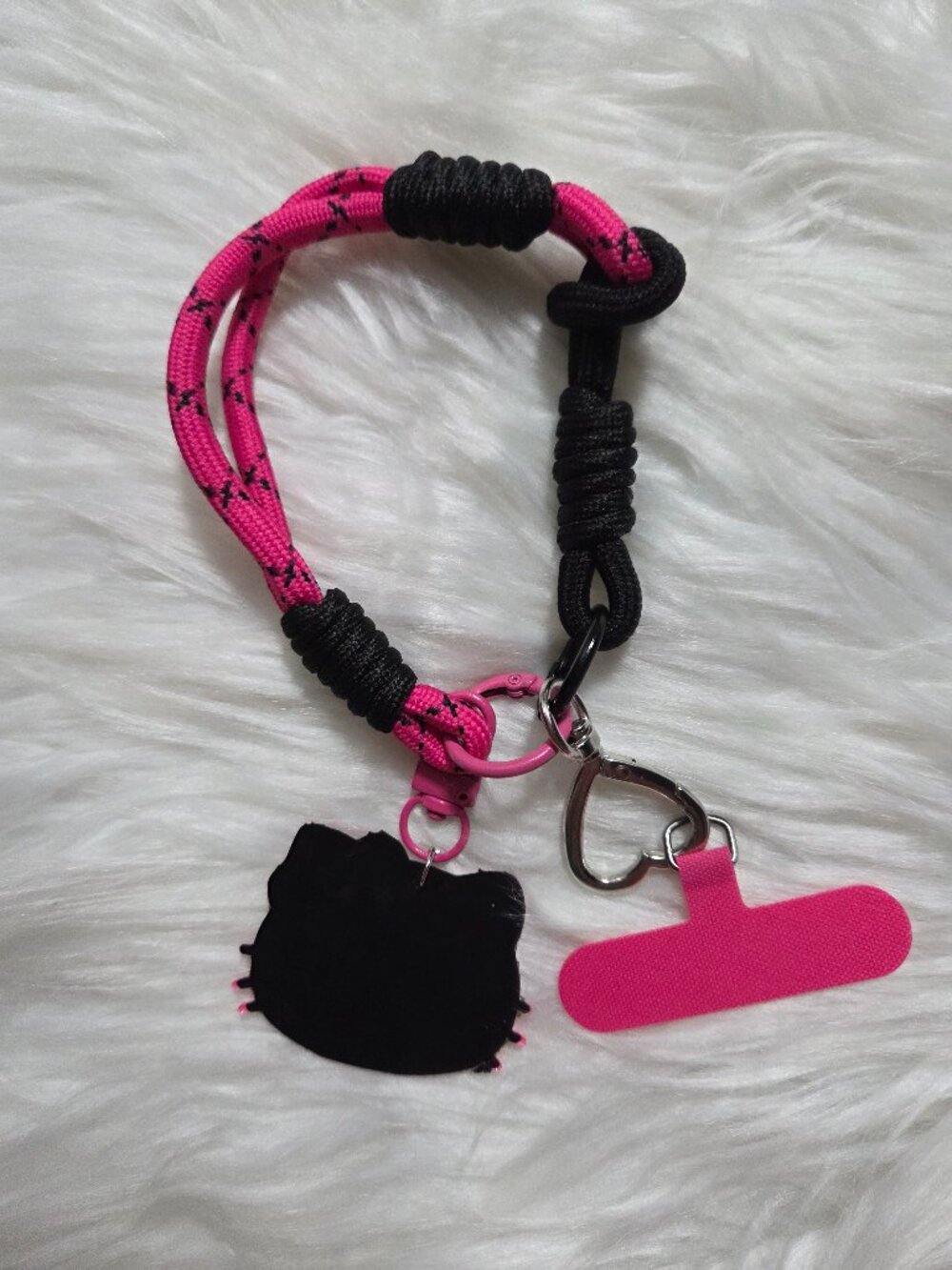 Hello Kitty Keychain - Picture 2 of 6